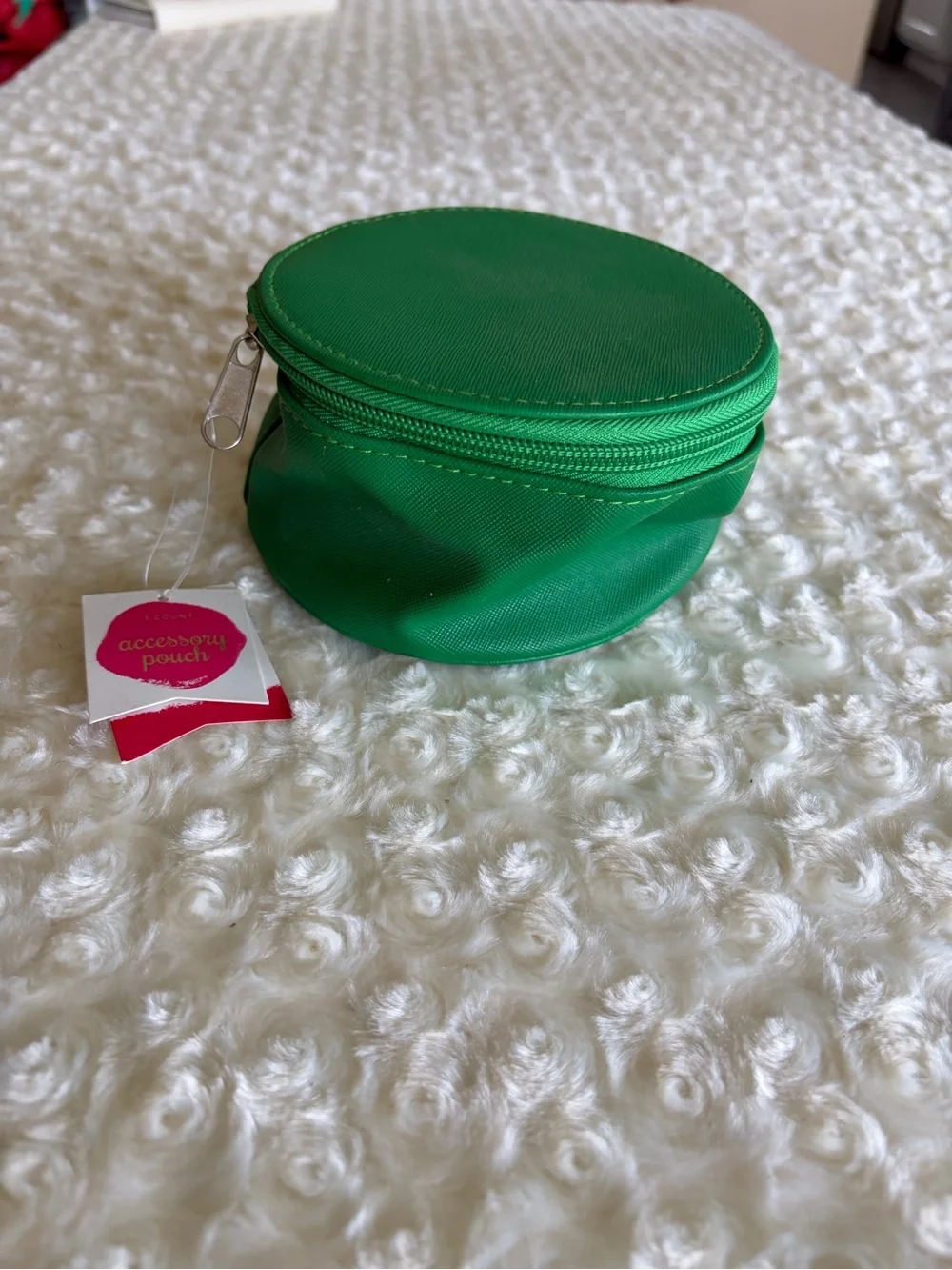 New Green Round Accessories Pouch